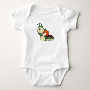 Katerpelare som basketspelare med basketboll t shirt