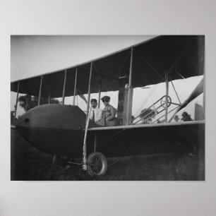 Katharine Wright med Orville modellerar in HS Poster