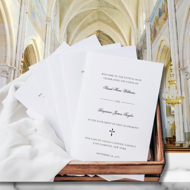 Katolsk bröllopsmässa Ceremoni Program för Sarah (This elegant Catholic wedding program has been designed specifically for a Nuptial mass.)