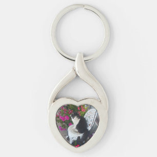 Katt i Smoking Söt med Vackra Blommor Svarta Katte Twisted Heart Silverfärgad Nyckelring