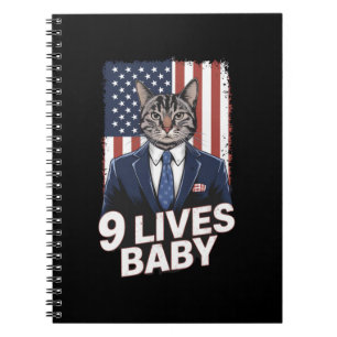 Katt i svit med Trump-hår Amerikansk flagga 9 liv Anteckningsbok