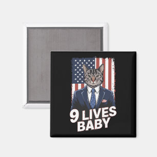 Katt i svit med Trump-hår Amerikansk flagga 9 liv Magnet