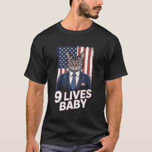 Katt i svit med Trump-hår Amerikansk flagga 9 liv T Shirt
