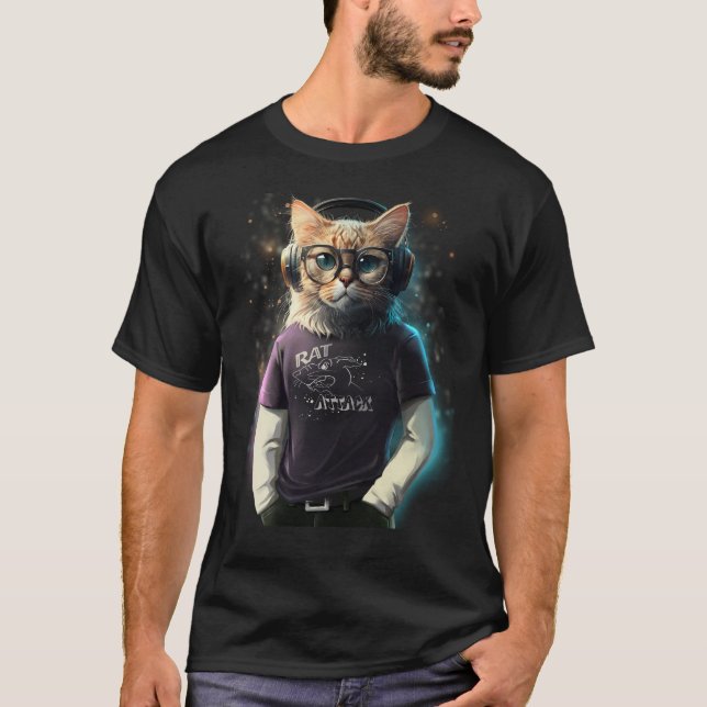 Katt i t-shirt, hörlurar och glas t shirt (Framsida)