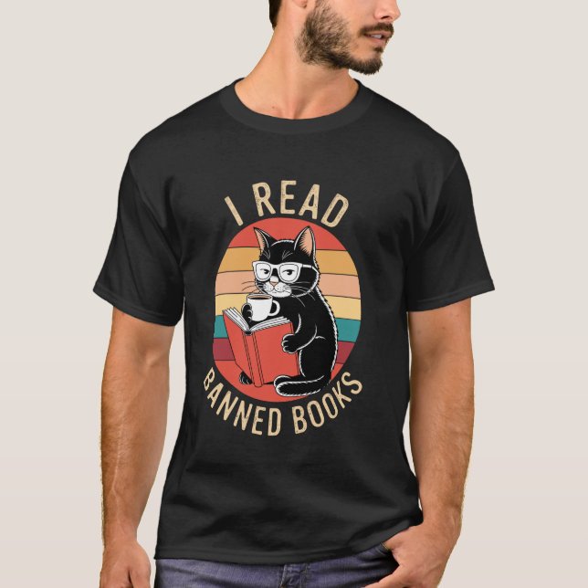 Katt läste förbjudna böcker t shirt (Framsida)