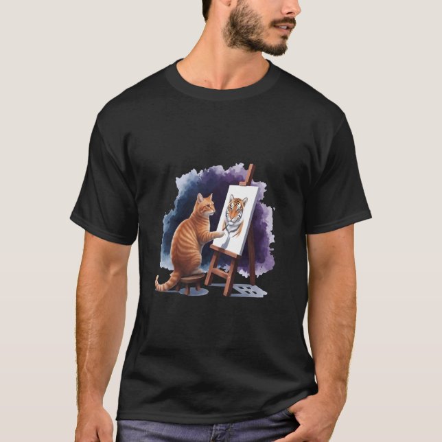 Katt Målar Lejon Konstnärlig Djurfantast T Shirt (Framsida)