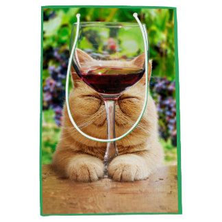 Katt med glas av Vin