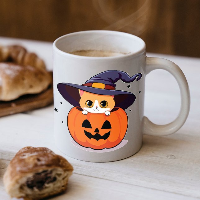 Katt med häxhatt i Halloween Jack-O-Lantern Kaffemugg (Skapare uppladdad)
