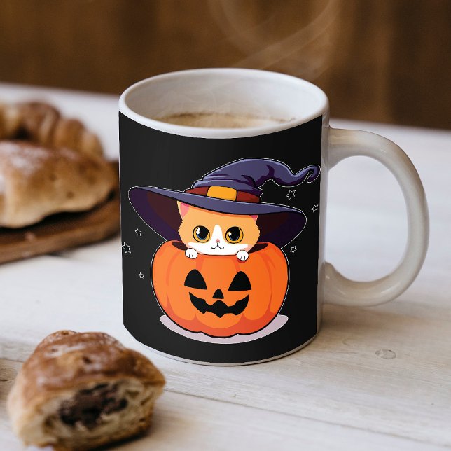 Katt med häxhatt i Halloween Jack-O-Lyktan Kaffemugg (Skapare uppladdad)