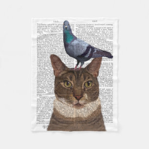 Katt med Pigeon på huvud Fleecefilt