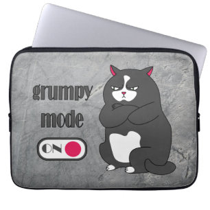 Katt med rolig tjock laptop fodral