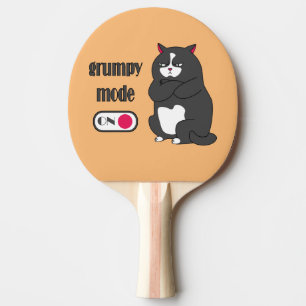 Katt med rolig tjock pingisracket