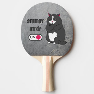 Katt med rolig tjock pingisracket