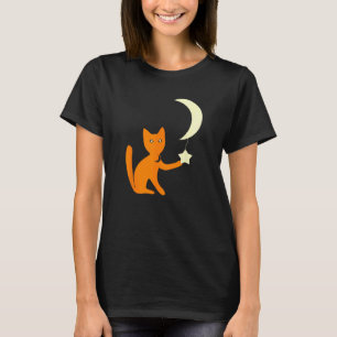 Katt med stjärnöga som leker med halvmåne stjärna t shirt