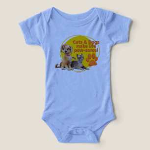 Katt och Hundar gör livet Tass lite! T Shirt