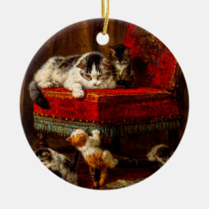 Katt och kattungar som leker med stol julgransprydnad keramik