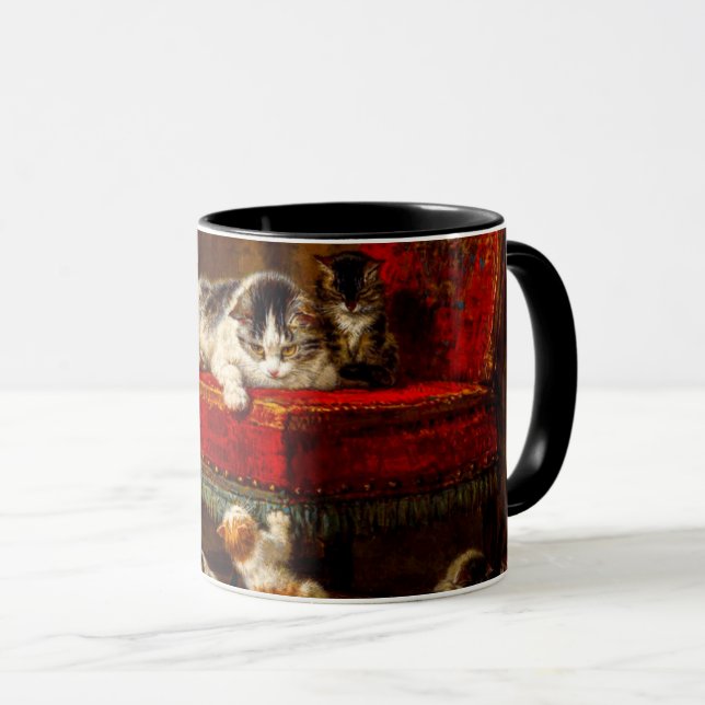 Katt och kattungar som leker med stol mugg (Framsida höger)