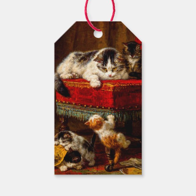 Katt och kattungar som leker med stol presentetikett (Framsidan)