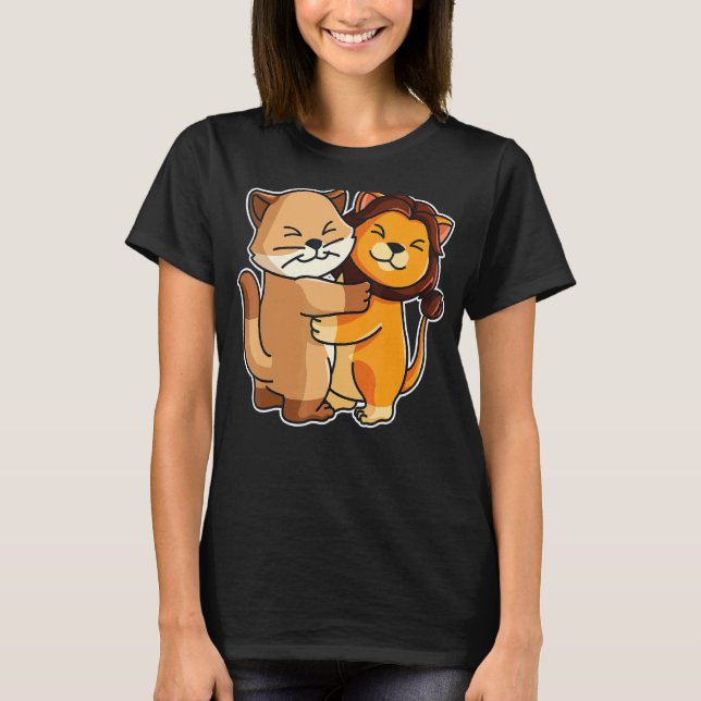 Katt och Lejon Cute Kitten Hugging Animals Kvinnor T Shirt (Framsida)