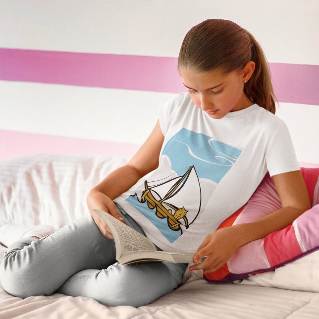 Katt på en Segelbåt T-Shirt (Skapare uppladdad)