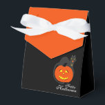 Katt på Pumpkin, Halloween Presentaskar<br><div class="desc">Katt på Pumpkin,  Halloween Favor Bag. Underbar för Halloween,  födelsedagar,  ej tidigare nämnda En söt katt som bär en häxsymbol runt nacke när den satt ovanpå en Halloween-pumpkin.</div>