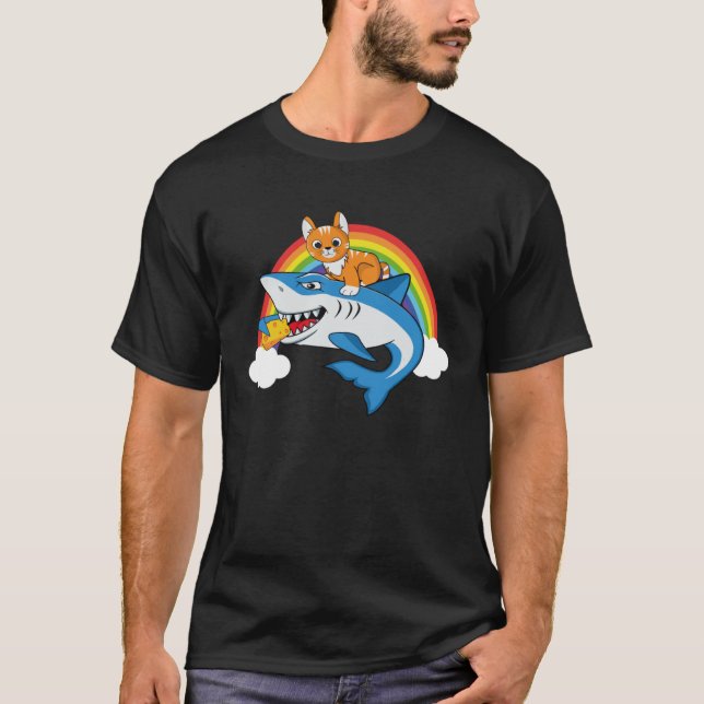 Katt Riding Shark Eating Cheese with Rainbow for C T Shirt (Framsida)