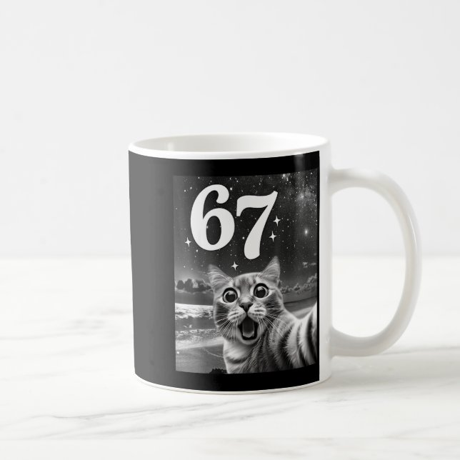 Katt Selfie Med 67 Meme Roliga Katter Grafik För M Kaffemugg (Höger)