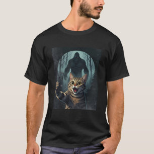 Katt-selfie med Bigfoot T Shirt