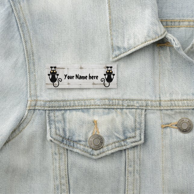 Katt som faller ner roligt tecknade figurer namnbricka (På plats)