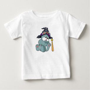 Katt som guide med magiskt trollspö och hög t shirt
