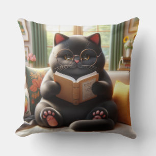 Katt som läser en bok på soffan kudde