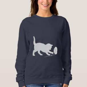 Katt som leker med garnnystanet i Silhouette Tee Shirt