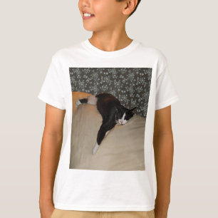 Katt som sover ovanpå soffan, barn, tagless T-Shir Tee