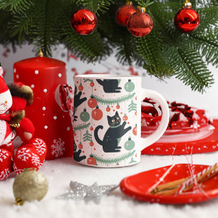 Katt som spelas med Julgran-prydnadsföremål Kaffemugg
