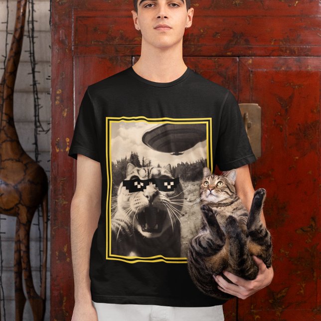 katt som tar selfie meme ufos t shirt (Skapare uppladdad)