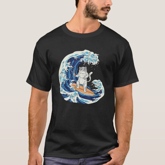 Katt Surfing Och Äter Sushi T Shirt (Framsida)