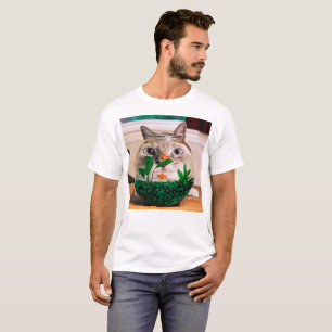 Katt tittar på fisk i akvarium t shirt