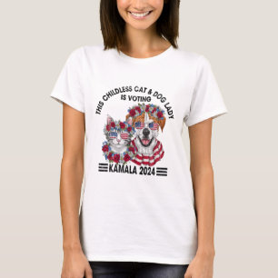 Katt utan barn och Hund röstar Kamala Harris T Shirt