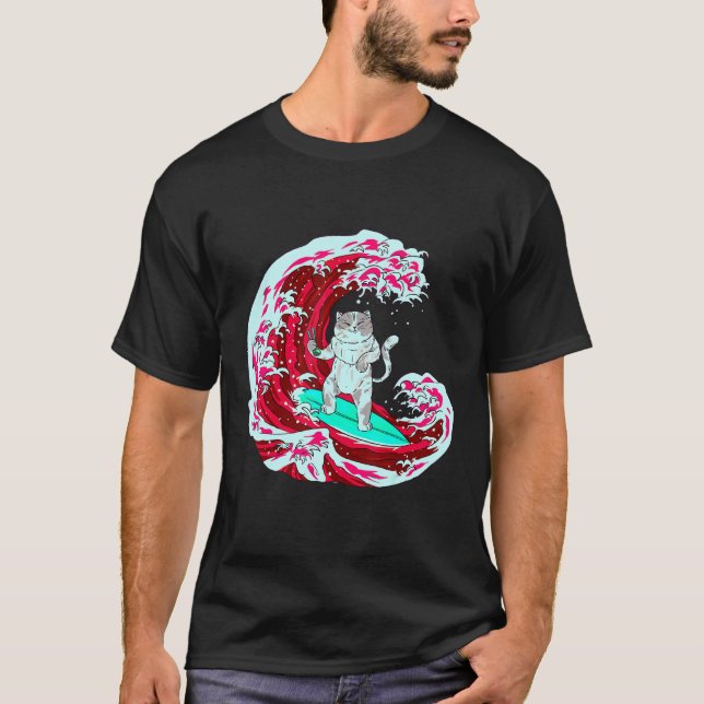 Katt Vågridning Och Äter Sushi T Shirt (Framsida)