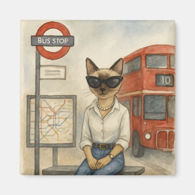 Katt väntar på Buss i London England Magnet (Framsidan)