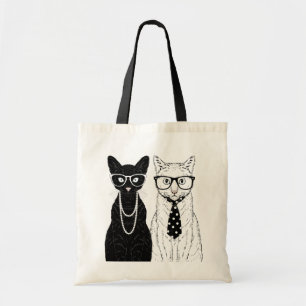 Katten kopplar ihop tygkasse