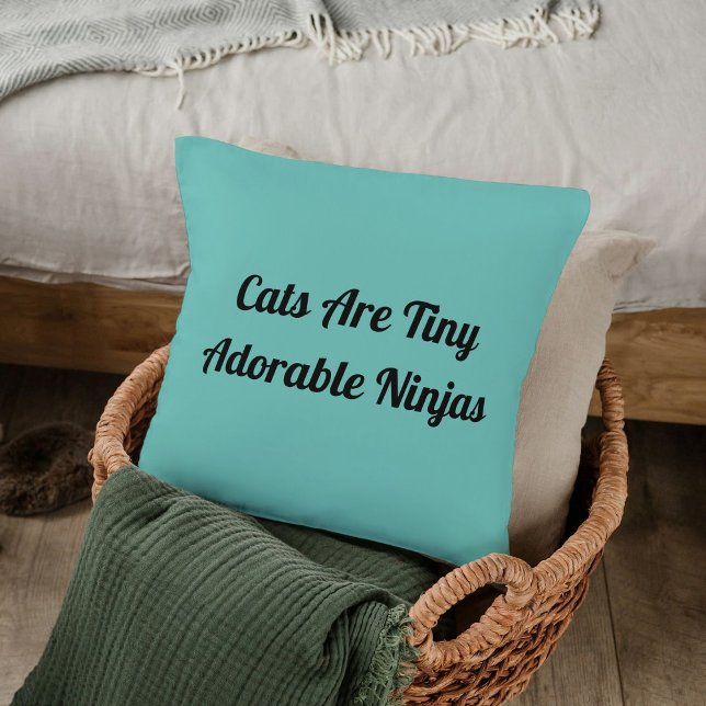 Katter är en dålig Ninjas Personlig Light Teal Kudde (Skapare uppladdad)