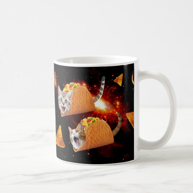 Katter inuti utrymmestacar kaffemugg (Höger)
