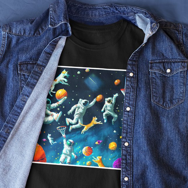 Katter som spelar basket i rymden med astronauter t shirt (Skapare uppladdad)