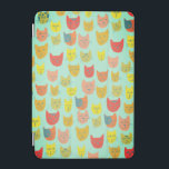 Katthuvudena i mönster grönt iPad mini skydd<br><div class="desc">Cute,  färgstarka katthuvuden dansar över mönster. Kolla min butik för fler artiklar!</div>