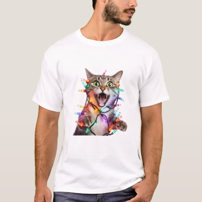 Kattjulen Ljus snärjde upp i Träd Helgdag T Shirt (Framsida)