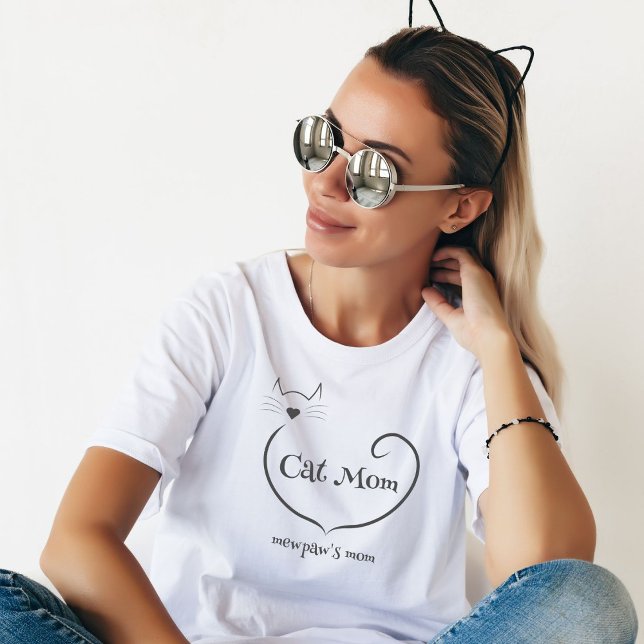 Kattmamma Kärlek Form och Grå Enkel Skrift T Shirt (Skapare uppladdad)