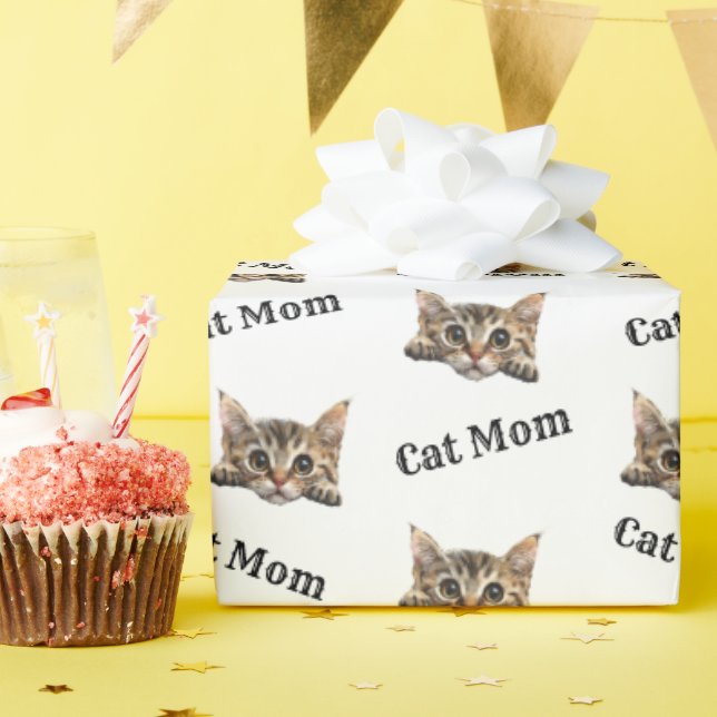 Kattmamma som tittar på lammunge, upprepande mönst presentpapper (Födelsedagsfest)