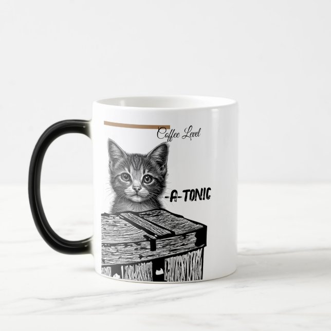 Kattmugg som förvandlas magisk mugg (Vänster)