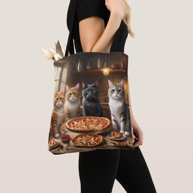 Kattpizzanatt, Tygkasse (Närbild)